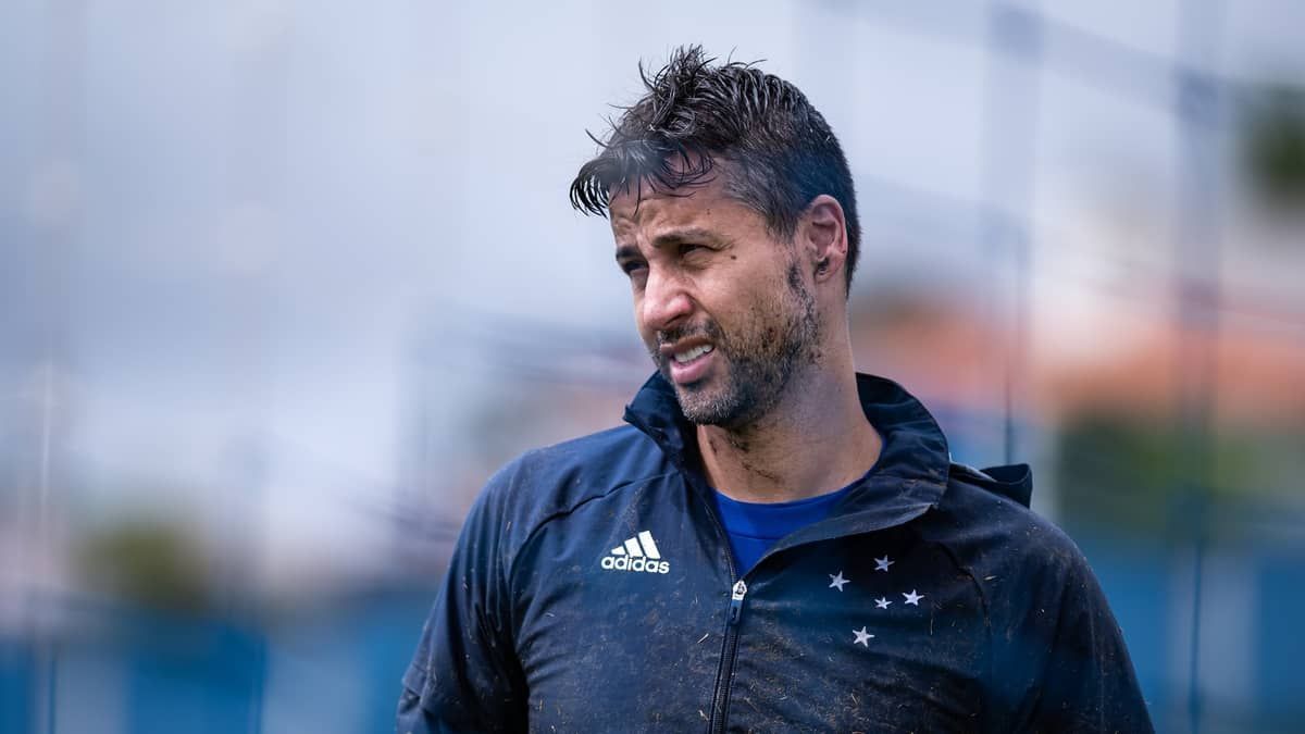 Ex-lateral revela histórias de Fábio no Cruzeiro: 'Era tsunami. Atropelou um porco em BH'