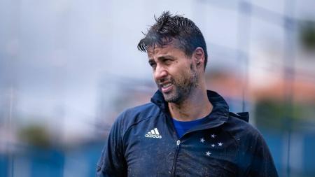Fábio em treino realizado na Toca da Raposa 2