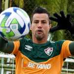 Após derrota por 4 a 2, Fluminense exalta Fábio: 'Você é craque'