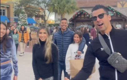 Fábio e Henrique, ex-Cruzeiro, se encontram para Réveillon na Disney