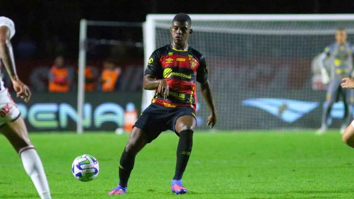 Sport anuncia a renovação de contrato com Fábio Matheus, nova joia do clube