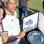 Presidente do Vitória rebate Neto após insinuação de favorecimento da CBF