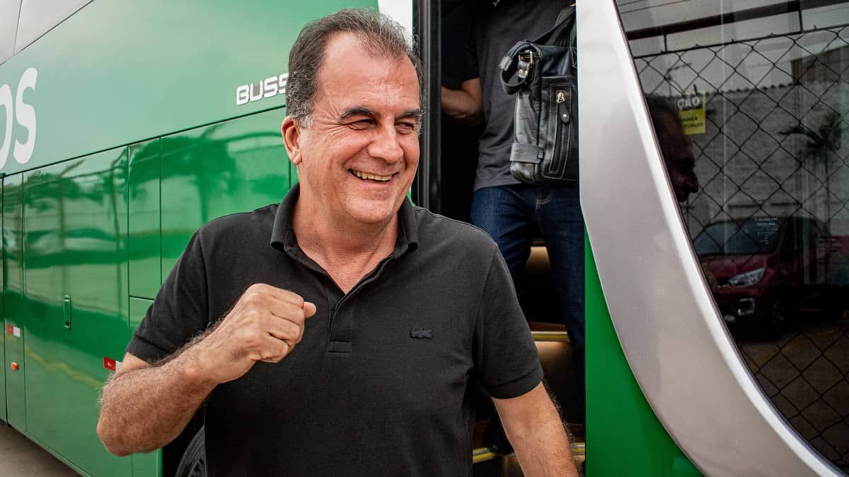 Presidente do Vitória contém euforia e revela contas para acesso à Série A