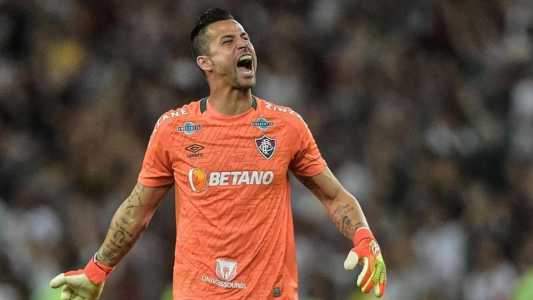 Fábio renovou com o Fluminense até o final de 2025