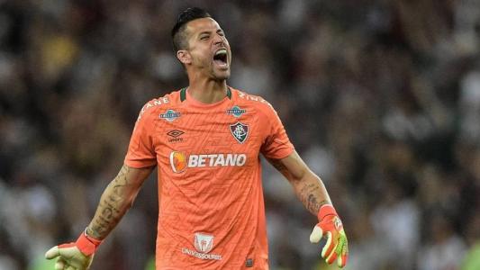 Fábio renovou com o Fluminense até o final de 2025