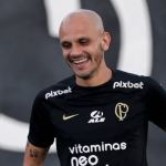 Torcida do Corinthians pode se despedir de até dez jogadores neste sábado (2)