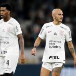 Fábio Santos cobra personalidade ao elenco do Corinthians
