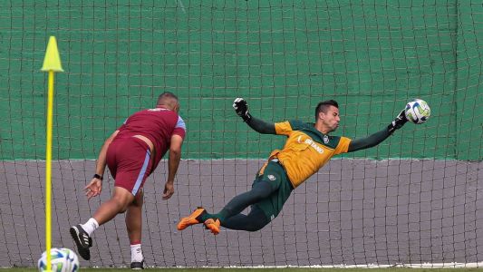 Fábio tem contrato com o Fluminense até dezembro