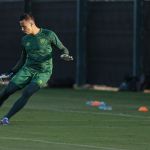 Fluminense: Diniz aceitou 'desafio' de ensinar Fábio a jogar com os pés; entenda
