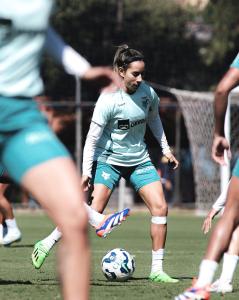 Fabiola Sandoval durante treino do Cruzeiro