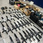 PF e PM fecham fábrica clandestina de armas que produzia fuzis AR-15 para facções de SP e RJ; veja fotos