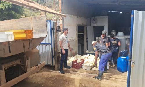 fabrica clandestina laticinios antonio carloe e santos dumont - divulgação PM de Meio Ambiente