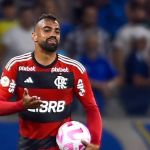 Fabrício Bruno aborda 'estilo paizão' de Tite no Flamengo e projeta clássico