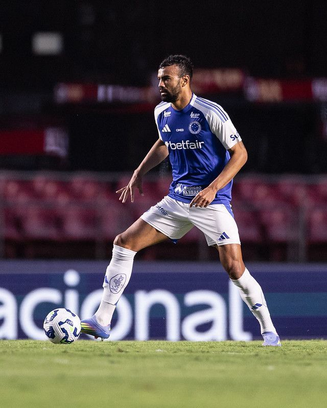 Fabrício Bruno atinge marca importante pelo Cruzeiro em empate com São Paulo