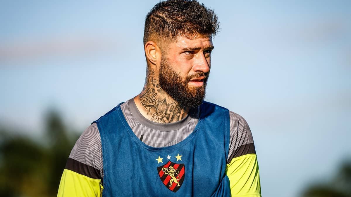 Técnico do Sport elogia Fabrício Daniel e projeta evolução: 'Potencial absurdo'