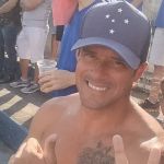 Ex-volante do Cruzeiro estava na torcida em jogo com confusão generalizada