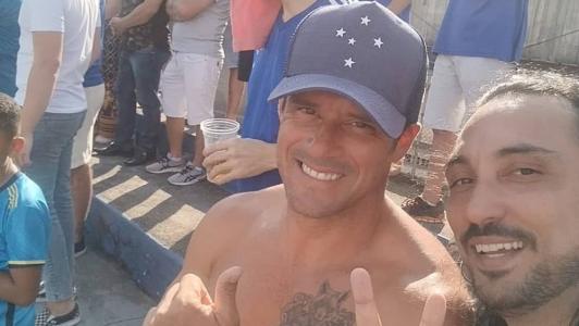 Fabrício, ex-volante do Cruzeiro, deixou o estádio após confusão no jogo contra o Coritiba