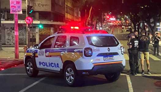 Foto mostra viatura no Centro de Belo Horizonte