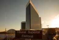 TSE forma maioria para cassar governador de Roraima, mas julgamento é suspenso