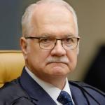 Financiamento de fake news com objetivo eleitoral enfraquece instituições, diz Fachin