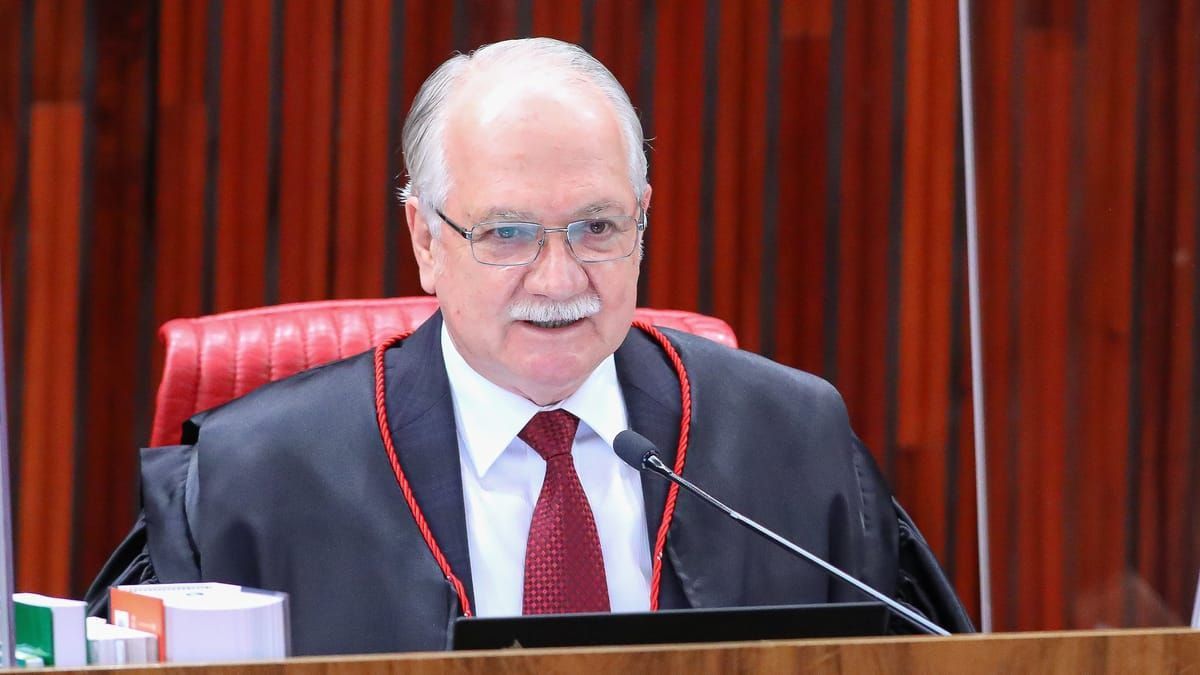 Presidente do STF prepara projeto para regulamentar remuneração de juízes