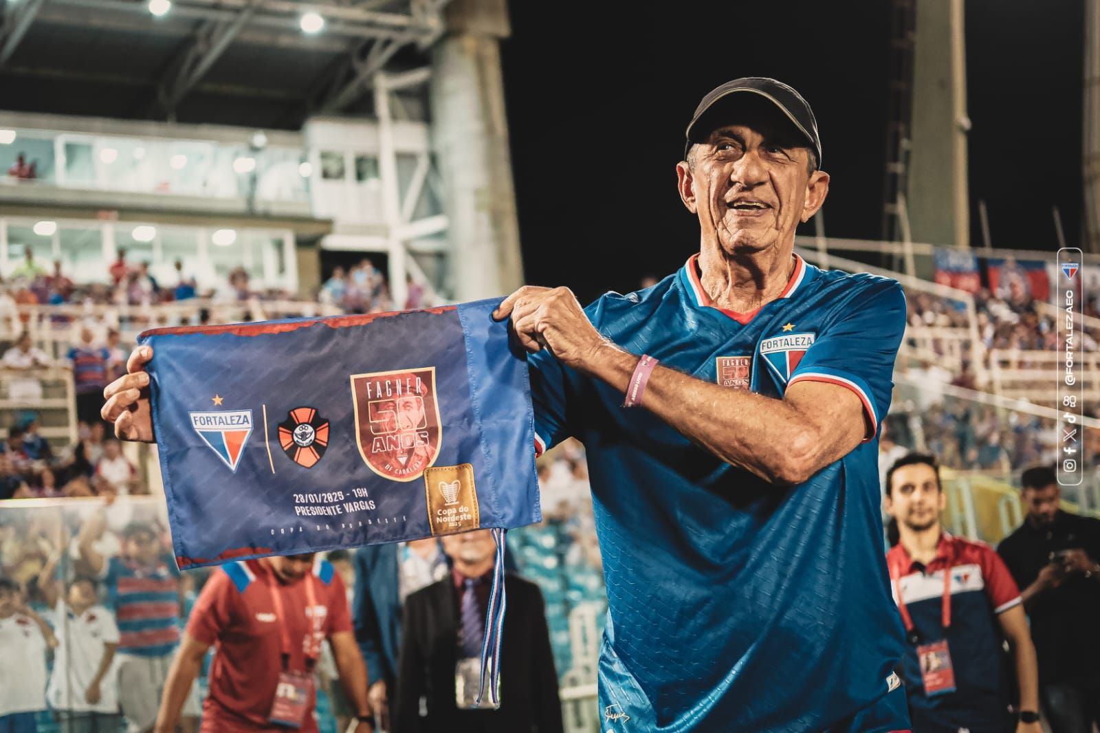 Raimundo Fagner participa de evento no Fortaleza; veja detalhes
