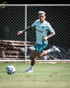 Fagner, do Cruzeiro, comemora convocação do filho à Seleção Brasileira
