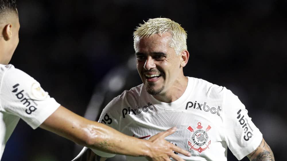 Fagner de ponta? Entenda a estratégia de Mano Menezes em Corinthians x Vasco