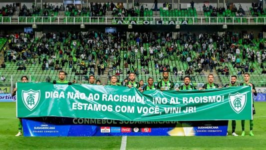 Faixa estendida pelo América antes de duelo com o Defensa y Justicia pela Copa Sul-Americana