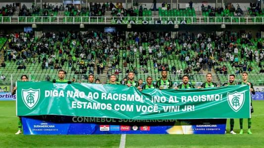 Faixa estendida pelo América antes de duelo com o Defensa y Justicia pela Copa Sul-Americana