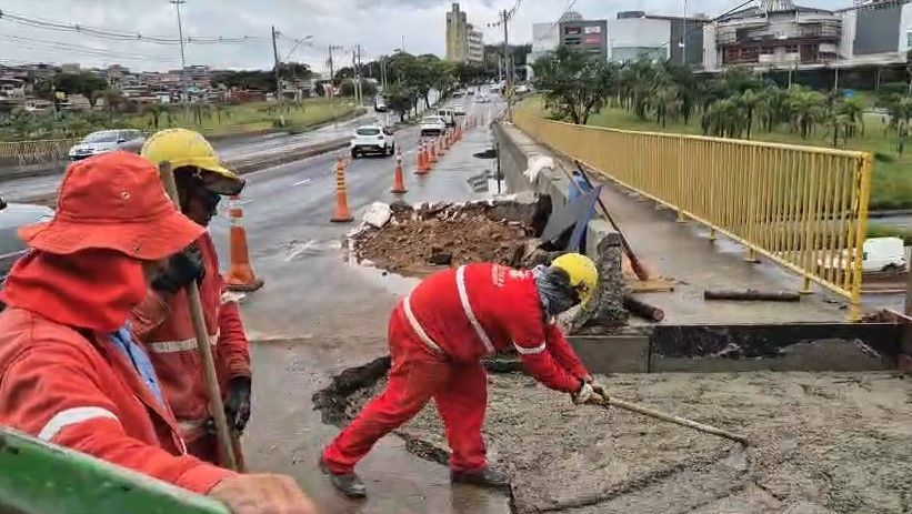 Obras no viaduto sobre o Anel Rodoviário, em BH, têm início e interditam faixa