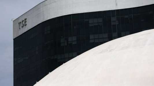 Fake News: presidente do TSE manda retirar notícia que liga líder do PCC a Lula