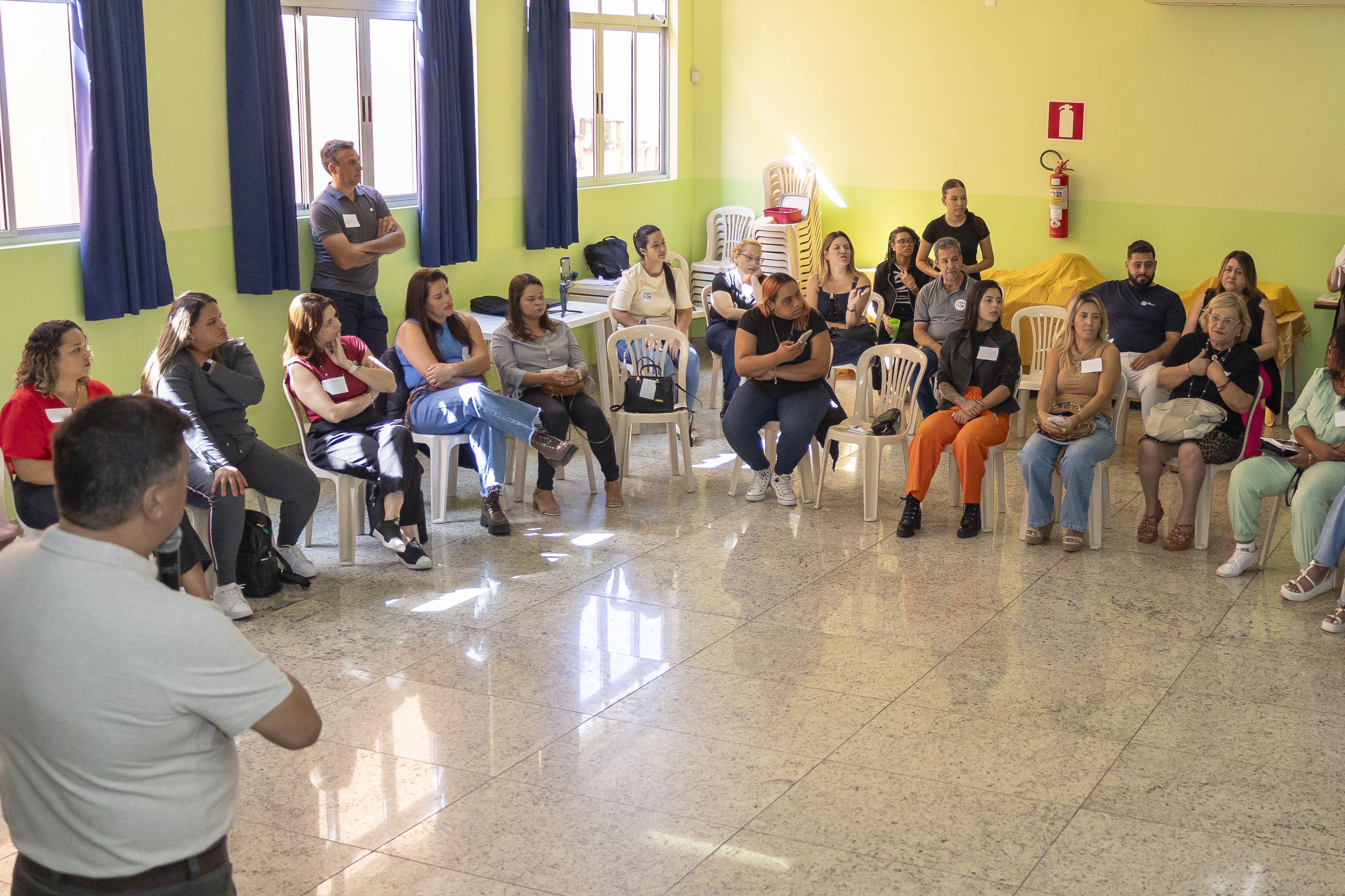 Carlos Viana reúne com diretores de escolas particulares e fala em parceria entre setor público e privado