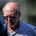 Paulo Roberto Falcão é denunciado por importunação sexual em Santos