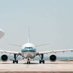 Aviões com mais de 370 pessoas quase batem após controlador conectar cabo errado