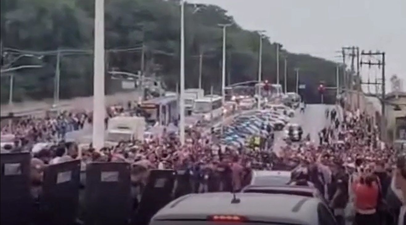 Falha elétrica causa caos em linha de trem da Grande São Paulo nesta terça (24)