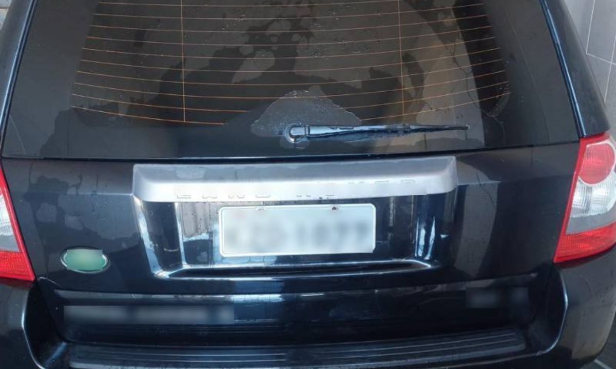 Carro blindado utilizado como falsa viatura é apreendido pela PCMG