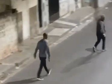 Vídeo: bandidos se passam por policiais para assaltar traficantes no Aglomerado da Serra