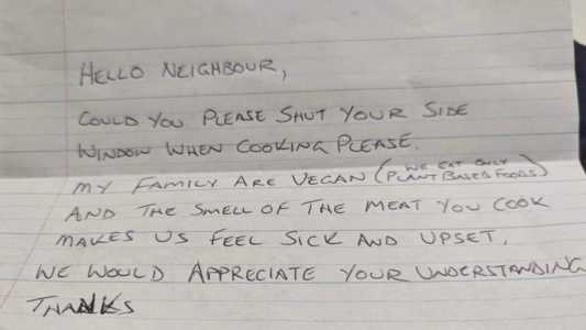 Família australiana escreve carta para vizinho que cozinha carne