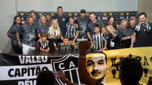 Família de Rever esteve presente na coletiva de imprensa