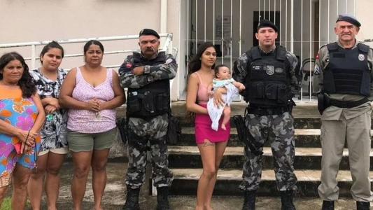 Família levou bebê engasgado até um posto policial e pediu ajuda