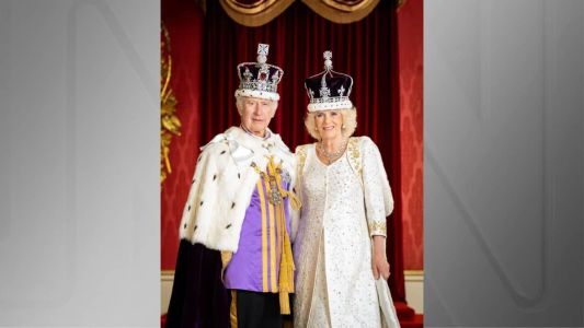 Família real britânica divulga fotos oficiais de Charles III e Camilla; veja.