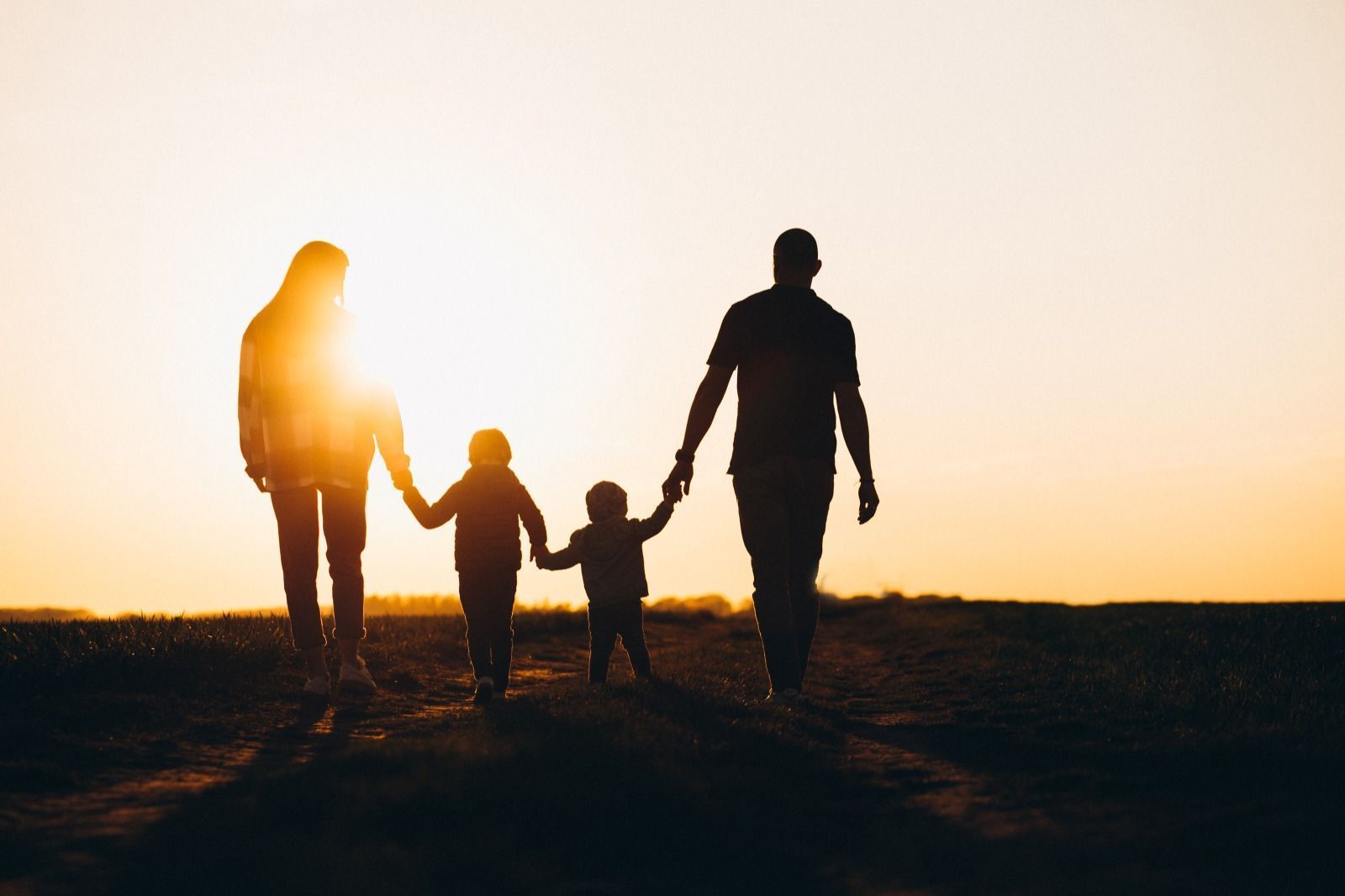 Inscrições para famílias interessadas em acolher crianças e adolescentes em BH começa nesta quarta
