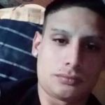 Homem tenta roubar salão e morre sufocado após ficar preso na janela 