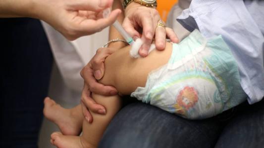 Famílias deverão apresentar carteira de vacinação completa para poderem receber Bolsa Família