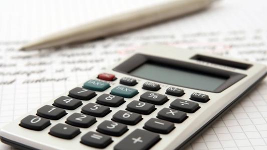 Famílias e empresas tiveram aumentos nos juros de crédito