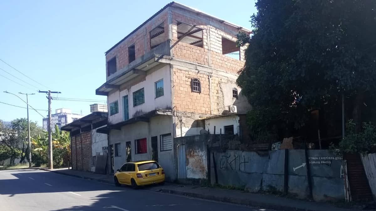 Ações de despejo ameaçam colocar na rua ao menos 2 mil famílias em BH: 'desesperada, isso dói'
