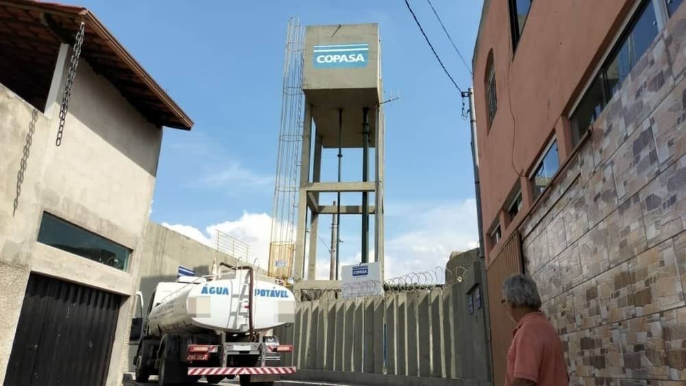 Mais de mil famílias sofrem com a falta de água em BH e região metropolitana