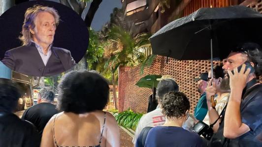 Fãs de Paul McCartney na porta do hotel Fasano, em BH, para ver o ídolo