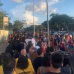 “Último show” do Skank tem filas na entrada e desinformação